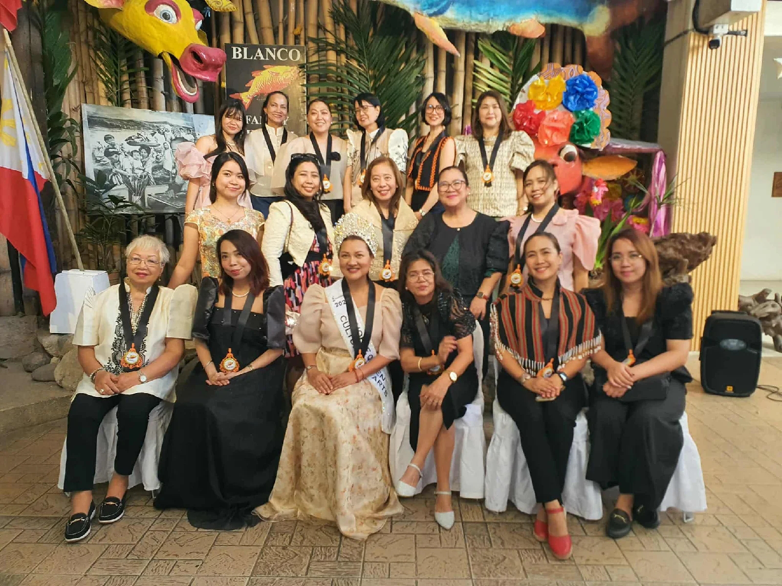 Babae at Kulay group exhibit
