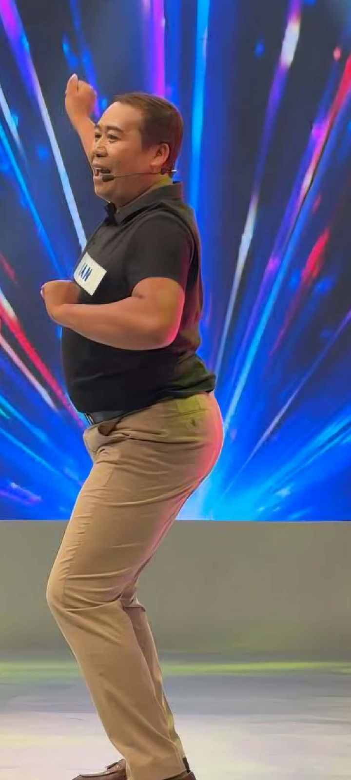 Pitik Queen iconic pitik dance move
