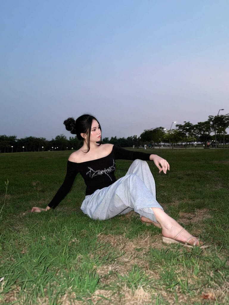 alt="Actress sharing her personal journey"