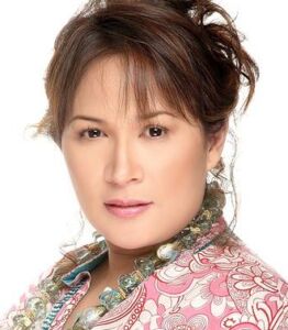glamorous Janice de Belen